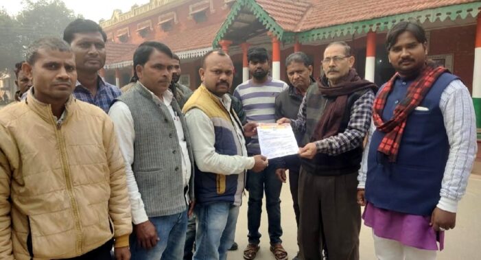 ओबीसी आरक्षण को लेकर सरदार सेना ने सौंपा ज्ञापन ओबीसी आरक्षण को लेकर सरदार सेना ने सौंपा ज्ञापन