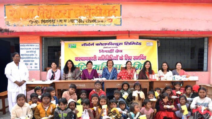 सृष्टि महिला समिति ने घरौली ख़ुर्द में लगाया निःशुल्क दंत चिकित्सा शिविर