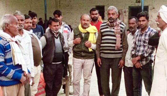 यादव महासभा के जिलाध्यक्ष ने भ्रमण कर पढ़ाया एकता का पाठ यादव महासभा के जिलाध्यक्ष ने भ्रमण कर पढ़ाया एकता का पाठ