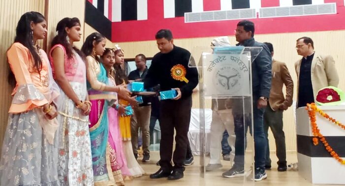 पूरे मनोयोग से दिव्यांग बच्चों को करें शिक्षित: सीडीओ पूरे मनोयोग से दिव्यांग बच्चों को करें शिक्षित: सीडीओ