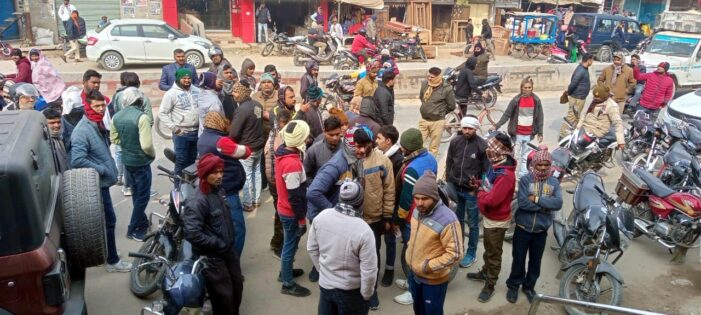 अस्पताल में मरीज की मौत, बवाल मचाया अस्पताल में मरीज की मौत, बवाल मचाया