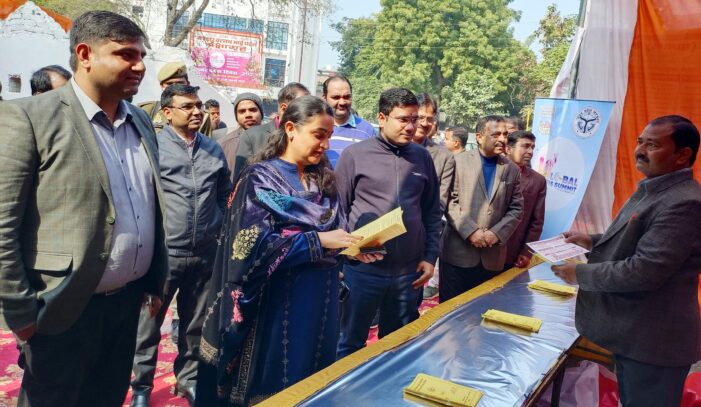 निवेश व रोजगार की थीम पर मनाया उत्तर प्रदेश दिवस