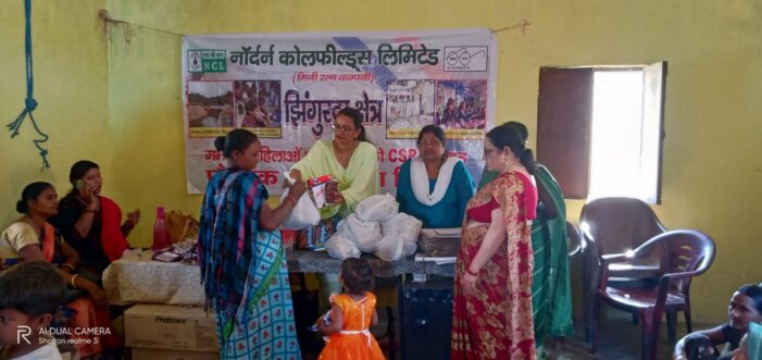 झिंगुरदा क्षेत्र ने बैसवारी टोला आंगनवाड़ी में लगाया पोषण शिविर