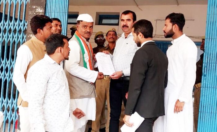 मस्जिद में तोड़फोड़ के विरोध में अल्पसंख्यक कांग्रेस ने किया प्रदर्शन
