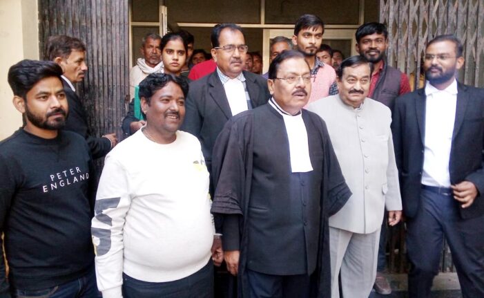 धोखधड़ी मामले में पूर्व मंत्री अयोध्या पाल को मिली जमानत धोखधड़ी मामले में पूर्व मंत्री अयोध्या पाल को मिली जमानत