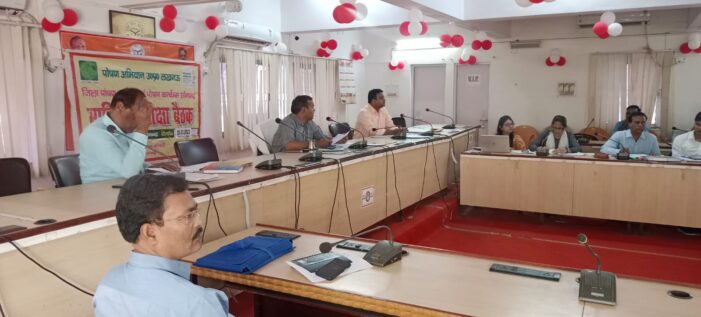 रिचार्ज फीट निर्माण में लापरवाही पर 6 एडीओ पंचायत को प्रतिकूल प्रविष्टि