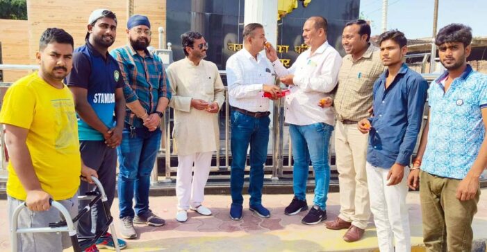 निकहत के विश्व चैंपियन बनने पर मनाया जश्न निकहत के विश्व चैंपियन बनने पर मनाया जश्न
