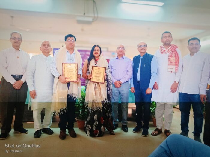 यशवंत कुमार को पीआर के क्षेत्र में विशेष योगदान हेतु जनसम्पर्क सेवा सम्मान से नवाज़ा गया यशवंत कुमार को पीआर के क्षेत्र में विशेष योगदान हेतु जनसम्पर्क सेवा सम्मान से नवाज़ा गया