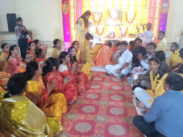 श्याम बाबा के भजन कीर्तन में झूमे श्रद्धालु श्याम बाबा के भजन कीर्तन में झूमे श्रद्धालु