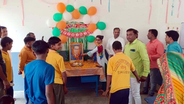दिव्यांग स्कूल में मनायी गयी अम्बेडकर जयंती दिव्यांग स्कूल में मनायी गयी अम्बेडकर जयंती