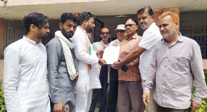 कांग्रेसियों ने ब्लाकों से राष्ट्रपति को भेजा ज्ञापन कांग्रेसियों ने ब्लाकों से राष्ट्रपति को भेजा ज्ञापन