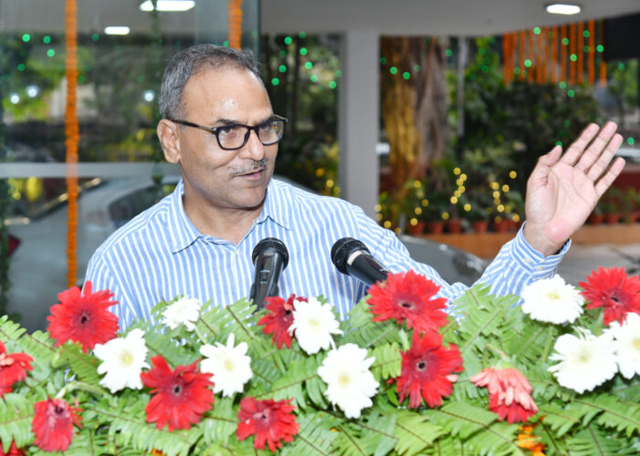 केंद्रीय रेल विद्युतीकरण संगठन ने इतिहास रचा – वित्तीय वर्ष 2022-23 में 4767 आरकेएम ब्राड गेज नेटवर्क का विद्युतीकरण किया केंद्रीय रेल विद्युतीकरण संगठन ने इतिहास रचा – वित्तीय वर्ष 2022-23 में 4767 आरकेएम ब्राड गेज नेटवर्क का विद्युतीकरण किया