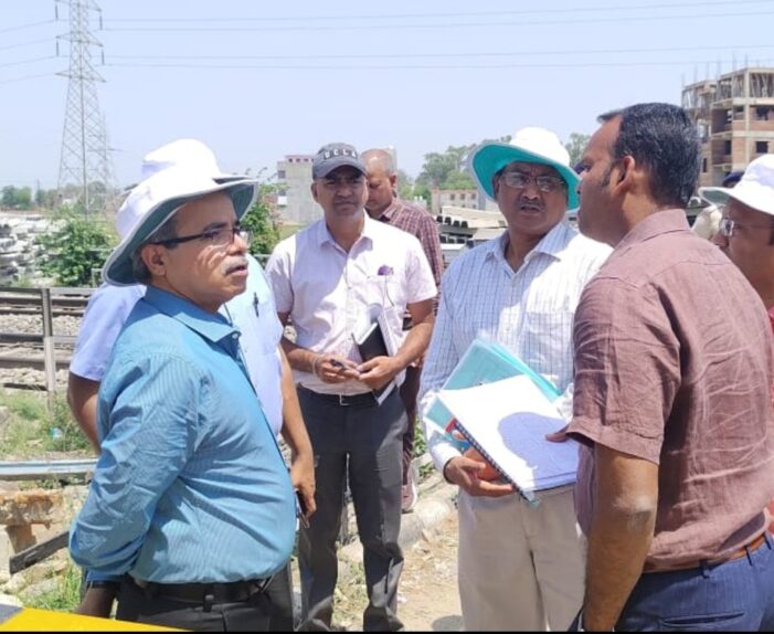 महाप्रबंधक ने किया उत्तर मध्य रेलवे के प्रयागराज छिवकी-करछना खंड का निरीक्षण