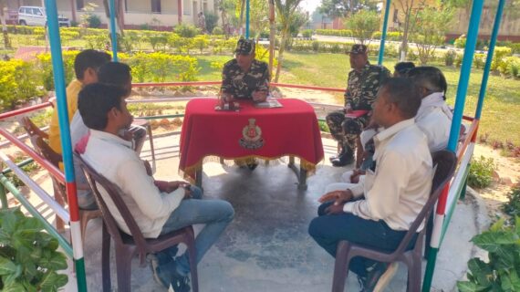 बैठक मे अपराधियों व शिक्षा पर दिया गया जोर