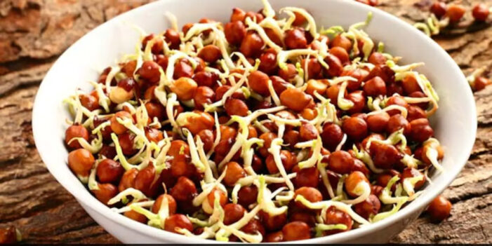 स्वस्थ शरीर के लिए करें अंकुरित काले चनों का सेवन स्वस्थ शरीर के लिए करें अंकुरित काले चनों का सेवन
