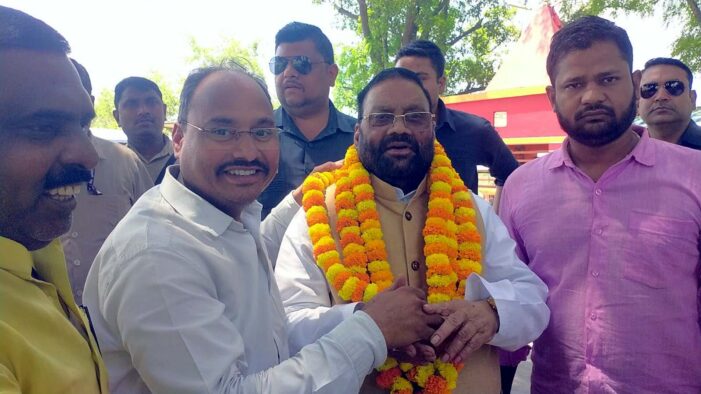 नरक पालिका बन गई है नगर पालिकायें:स्वामी प्रसाद नरक पालिका बन गई है नगर पालिकायें:स्वामी प्रसाद