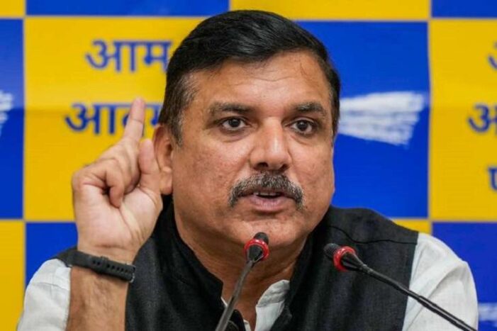 ईडी ने सांसद संजय सिंह के सहयोगियों के परिसरों की तलाशी ली ईडी ने सांसद संजय सिंह के सहयोगियों के परिसरों की तलाशी ली