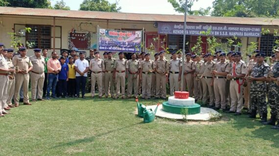 पर्यावरण को प्रदूषित होने से बचाने के लिए किया गया पौधारोपण