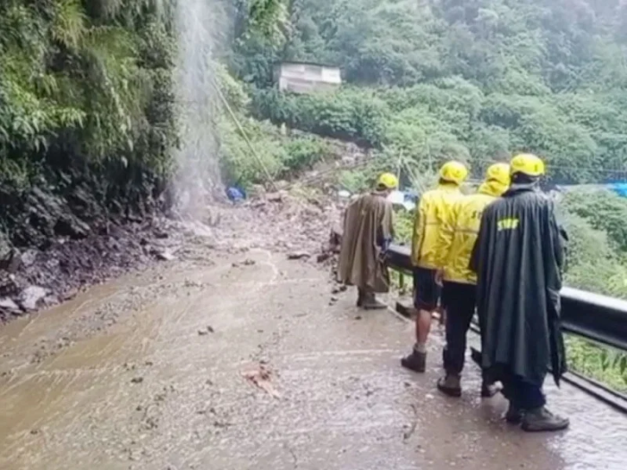 केदारनाथ के अंतिम पडाव गौरीकुण्ड में अतिवृष्टि और भूस्खलन, 13 लापता