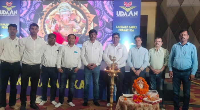 अनमोल इंडस्ट्रीज ने लखनऊ डिस्ट्रीब्यूटर मीट में किया नए उत्पादों का अनावरण