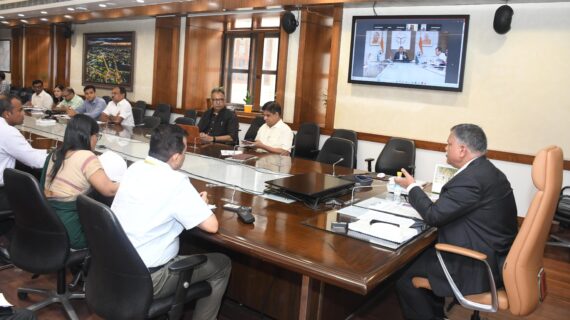 जीरो पॉवर्टी अभियान को गति देने के लिए पंचायत सहायकों से मुख्य सचिव ने किया सीधा संवाद