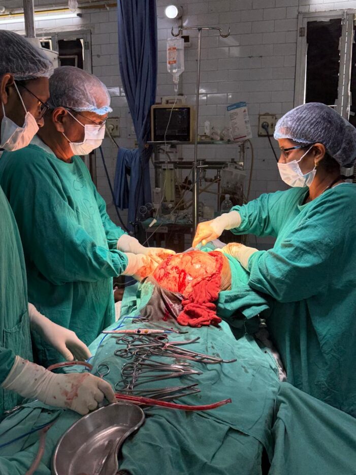 महिला के पेट से निकाला 20 किलो का ट्यूमर