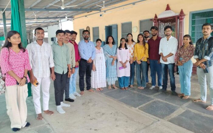 विनोबा भावे की 131वीं जयंती पर पवनार आश्रम में हुआ प्रेरणादिवस का आयोजन