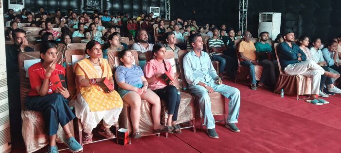 लखनऊ में पहुँचा नेटफ्लिक्स का मूविंग थिएटर, महाभारत की अमर कथा ‘कुरुक्षेत्र’ ने दर्शकों को किया मंत्रमुग्ध