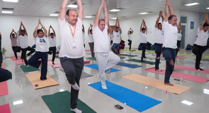 डॉ. राम मनोहर लोहिया आयुर्विज्ञान संस्थान में उत्साहपूर्वक मनाया गया अंतर्राष्ट्रीय योग दिवस