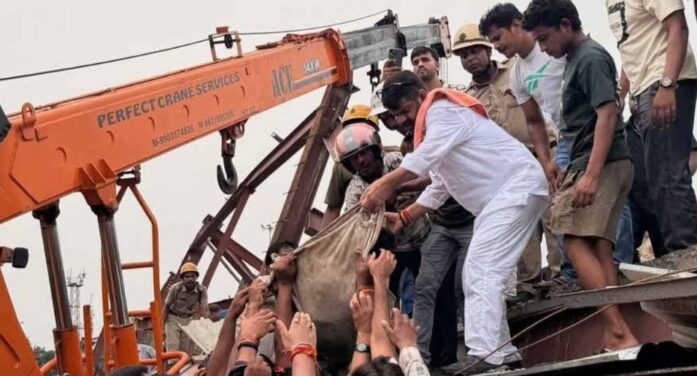 कोलकाता में निर्माणाधीन गोदाम ढहा: 2 की मौत, मलबे में 40 से 50 मजदूर दबे